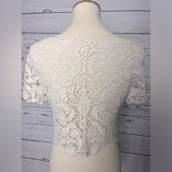 Forever 21 Cropped Floral Lace Top - Picture 5 of 7